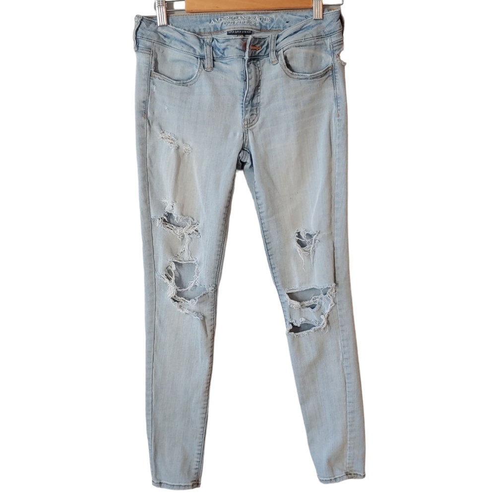 American Eagle Super Super Stretch Jegging Light Wash Distressed Size 6